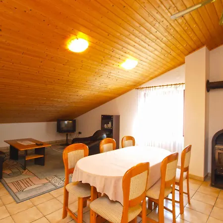 Jasminka 964 アパート *